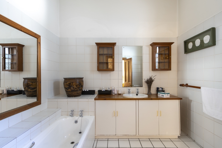 4 Bedroom Property for Sale in Stellenbosch Central Western Cape